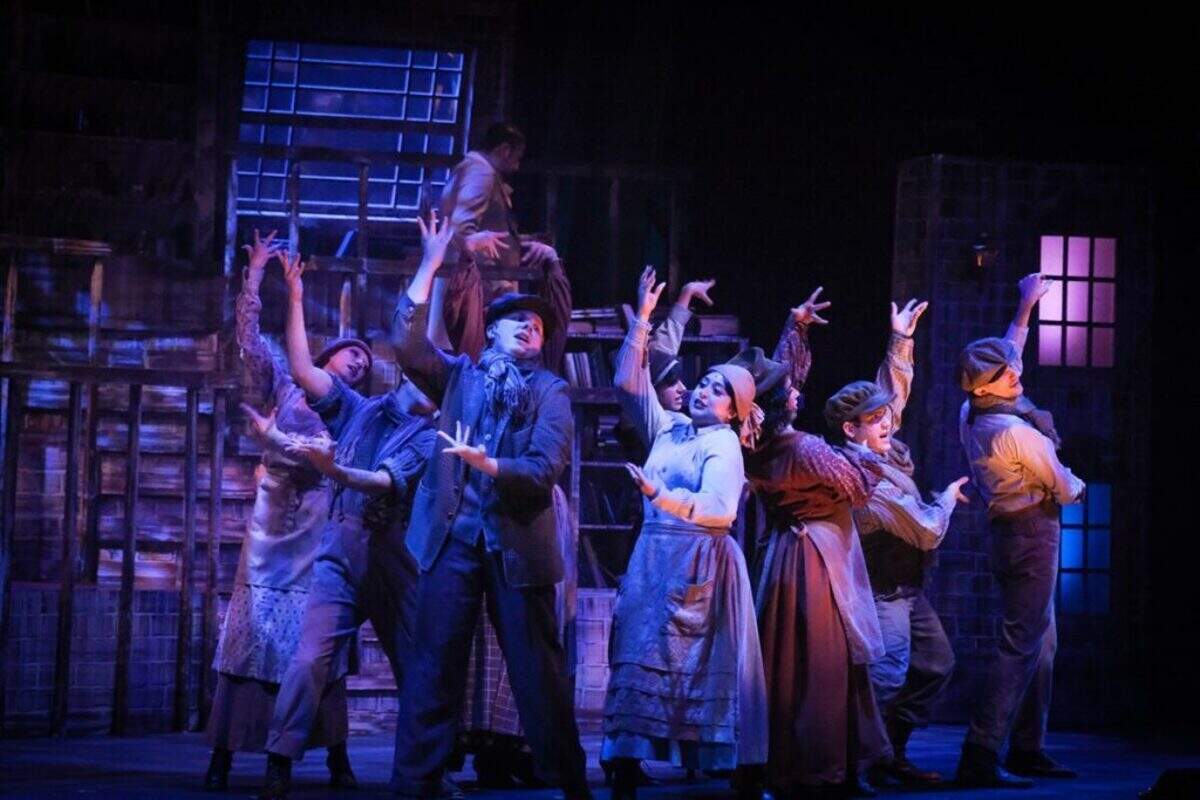 Henry Gainza’s fitting choreography in “Jekyll & Hyde” at Actors’ Playhouse at the Miracle Theatre.